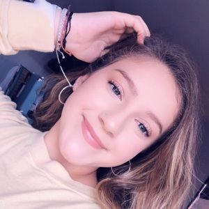 Meet your Posher, Isabelle